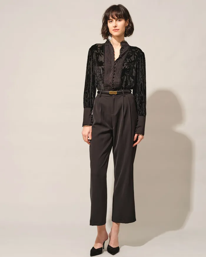 The Solid Lantern Sleeve Floral Blouse
