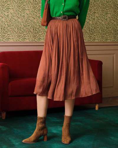 The Solid High Waisted Pleated Skirt