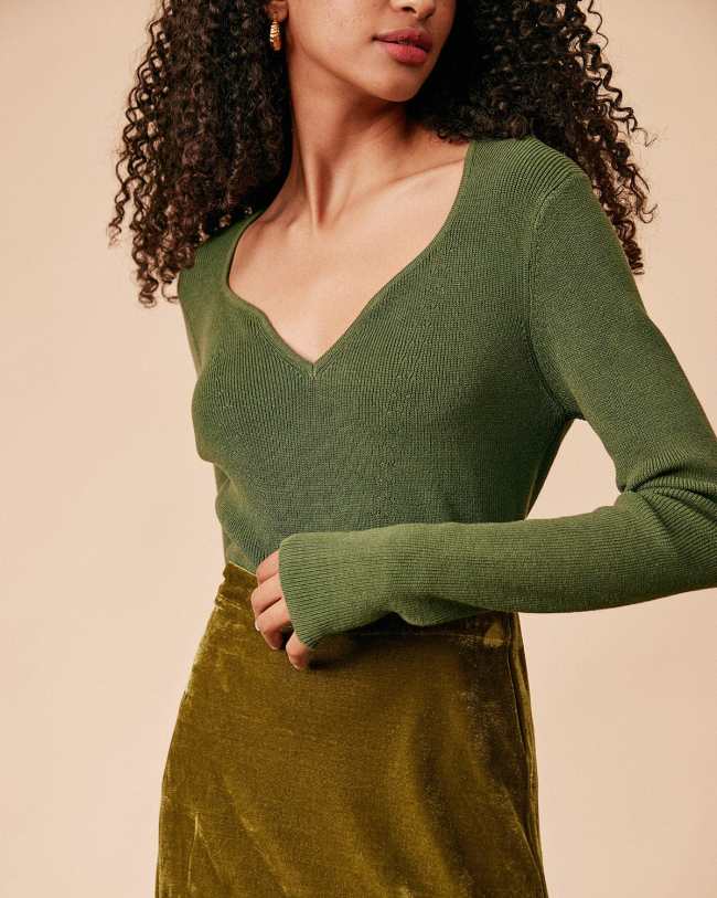 The Solid Color Sweetheart Neck Knit Top