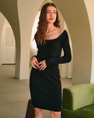 The Solid Backless Long Sleeve Knit Dress