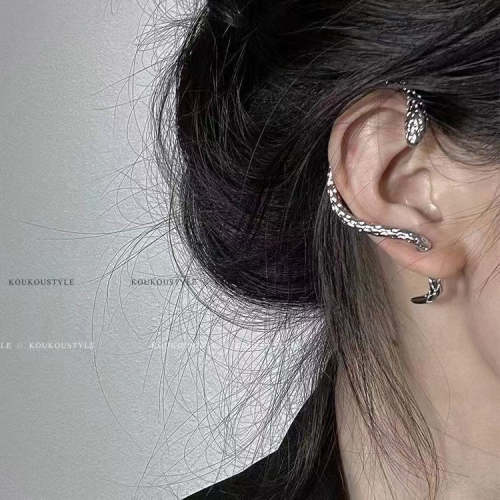 Girl Cool Metal Snake Earring