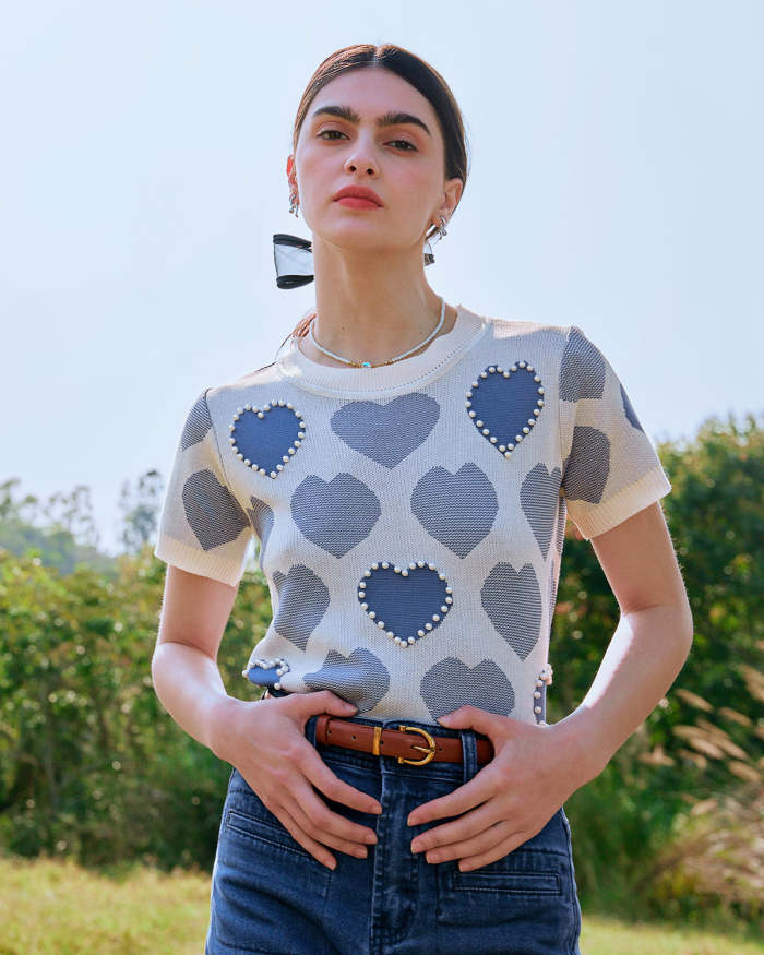 The Round Neck Heart Pattern Short Sleeve Knit Top