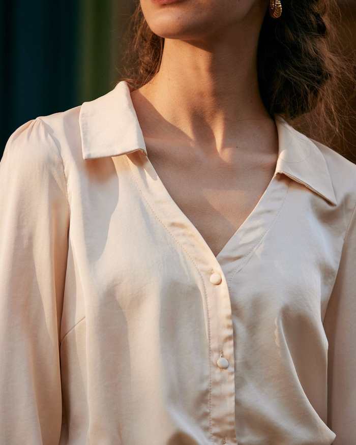 The Collared Lantern Sleeve Solid Blouse