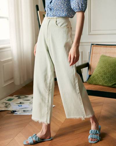 The Premium-Fabric Wide-Leg Crop Jeans