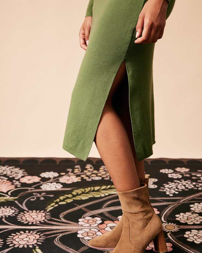 The Green Solid Turtleneck Long Sleeve Knit Dress