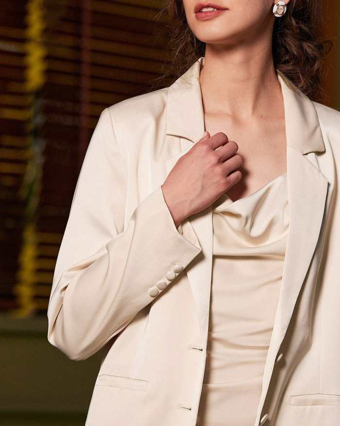 The Solid Collared Single-Breasted Blazer