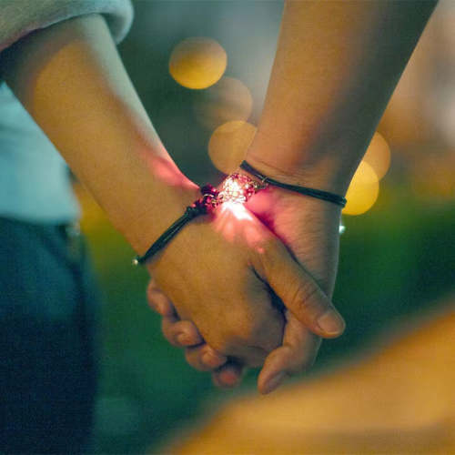 Hand In Hand Glowing Close Light Up Distance Off Best Friend Couples Induction Bracelet