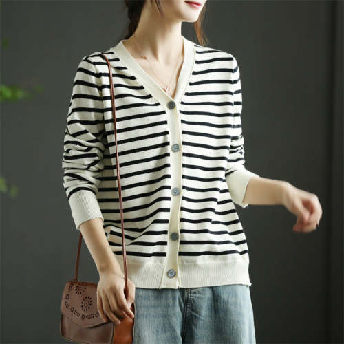 Autumn V-Neck Knitted Striped Top