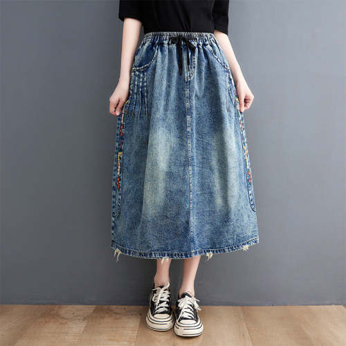 Spring Vintage Embroidered Elastic Waist Skirt