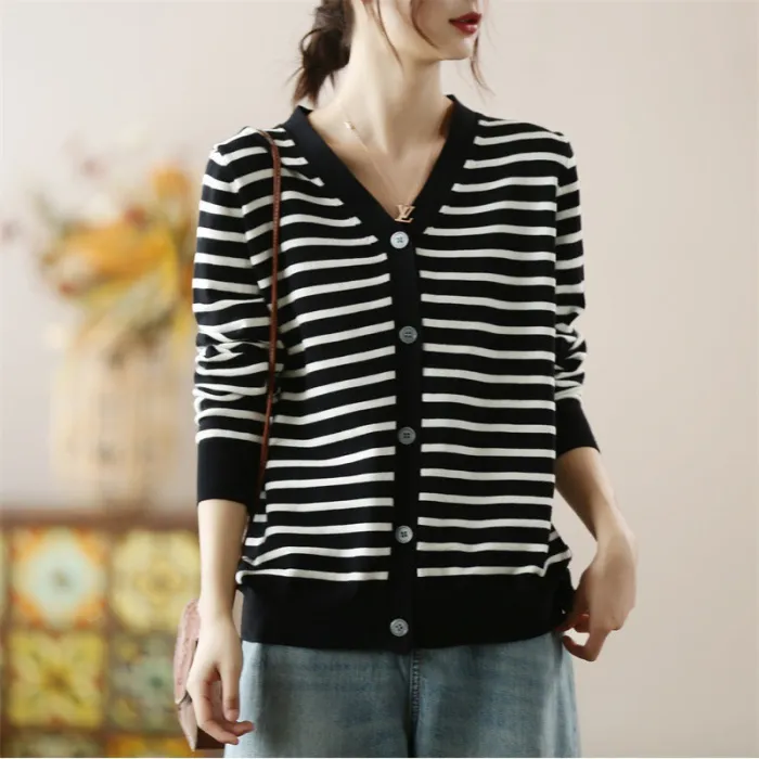 Autumn V-Neck Knitted Striped Top