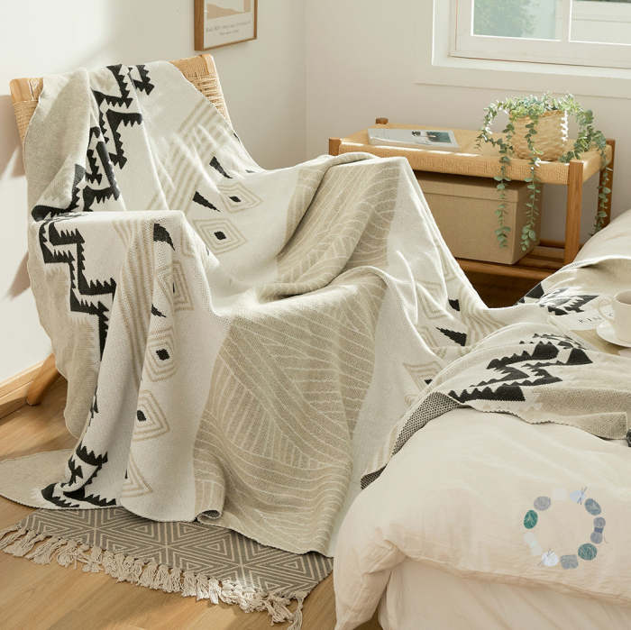 Nordic Simple Tassel Knitted Blanket