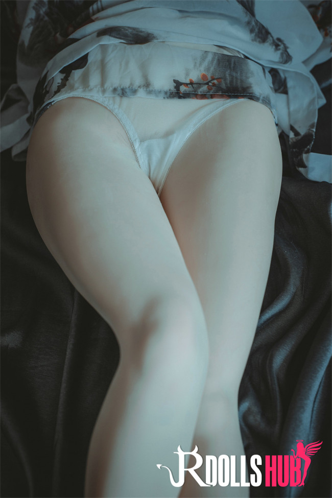 Sexy Lifesize Sex Doll Leg Xiao QI - QITA Doll - 116cm/3ft8 TPE Sex Doll Leg
