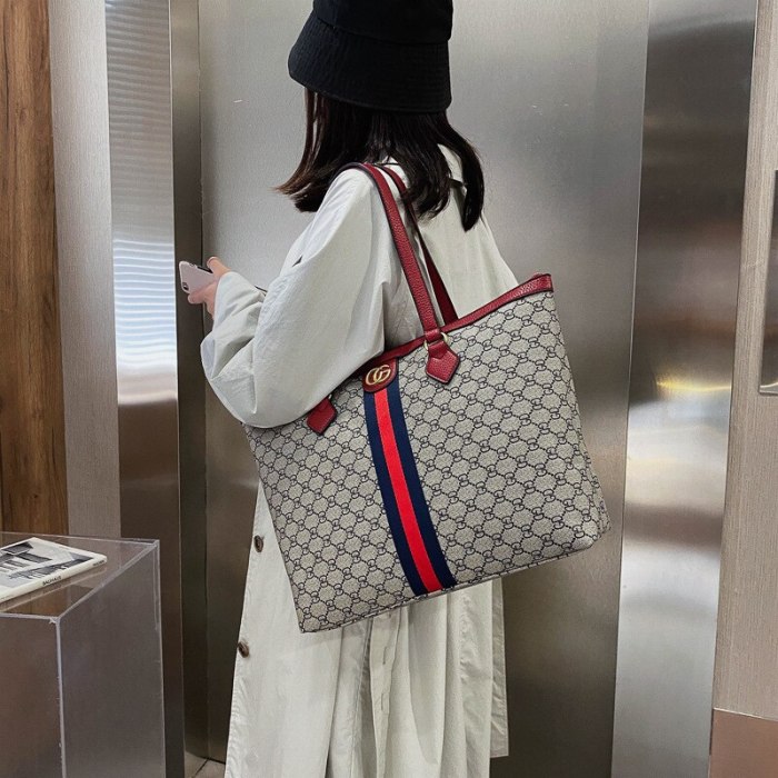 Luxury Brand Handbag 2021 New Fashion Simple Square Bag Quality PU Leather Women's Designer Handbag Lock Shoulder Messenger Bags