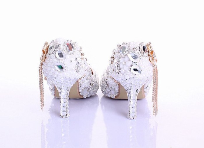 Womens Wedding Shoes Fashion Sandals Woman Thin Heel Tassel Crystal Party Dress Shoes Woman High Pumps Ivory Pearl