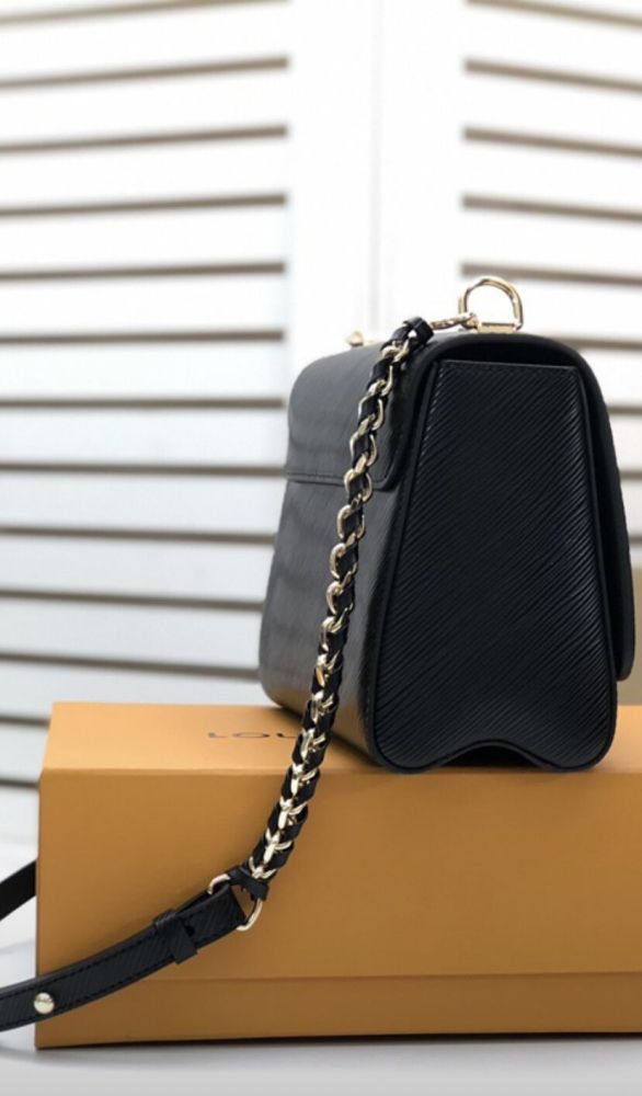2020 Twist fashion hanging chain women handbag new color sliding long bag chain design