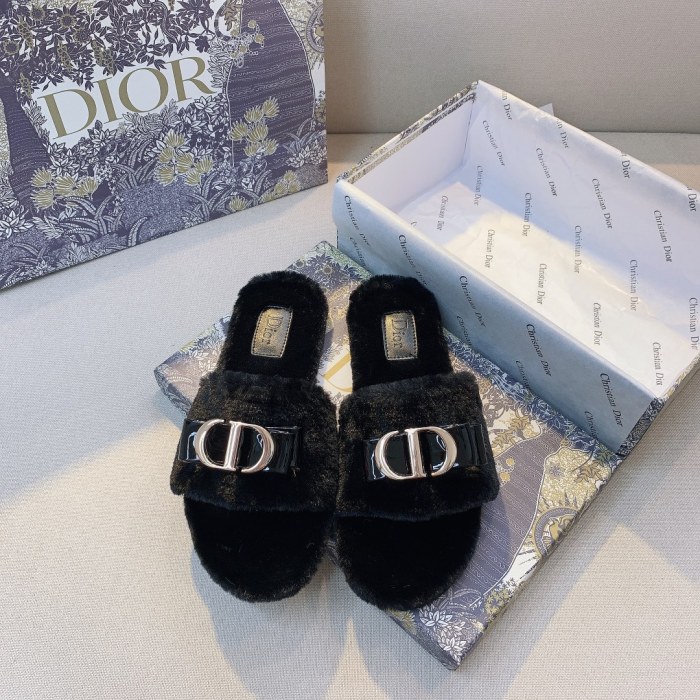 YM# Fluffy Slippers Plush Slippers