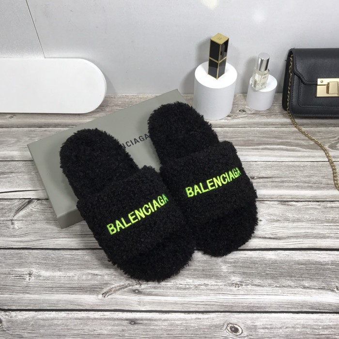 YM# Fluffy Slippers Plush Slippers