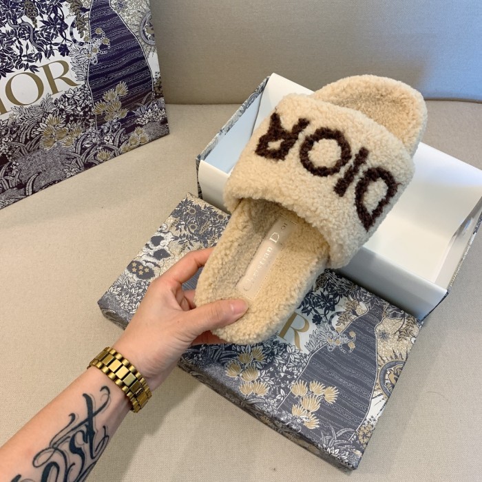 YM# Fluffy Slippers Plush Slippers