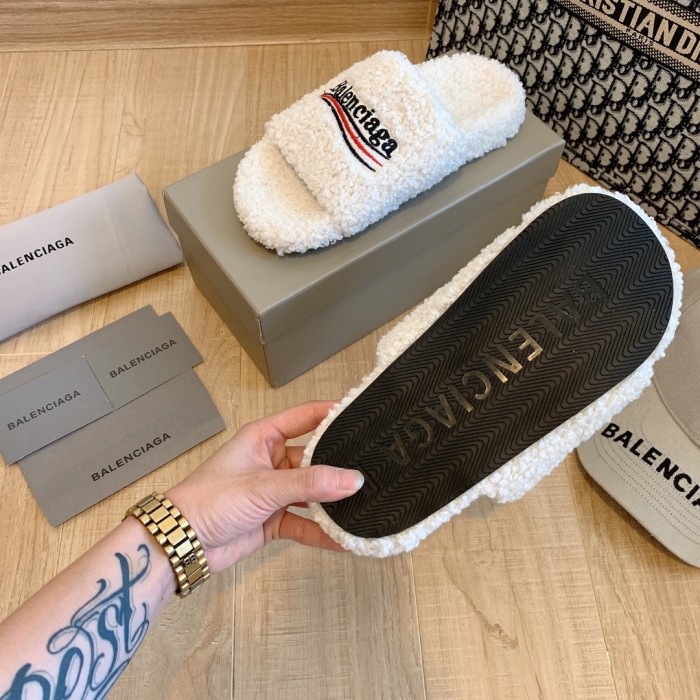 YM# Fluffy Slippers Plush Slippers