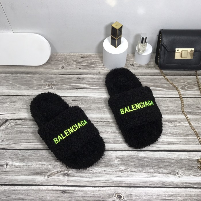 YM# Fluffy Slippers Plush Slippers