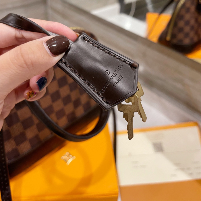 MZ#  High Quality Womens Handbag ALMA BB 24cm