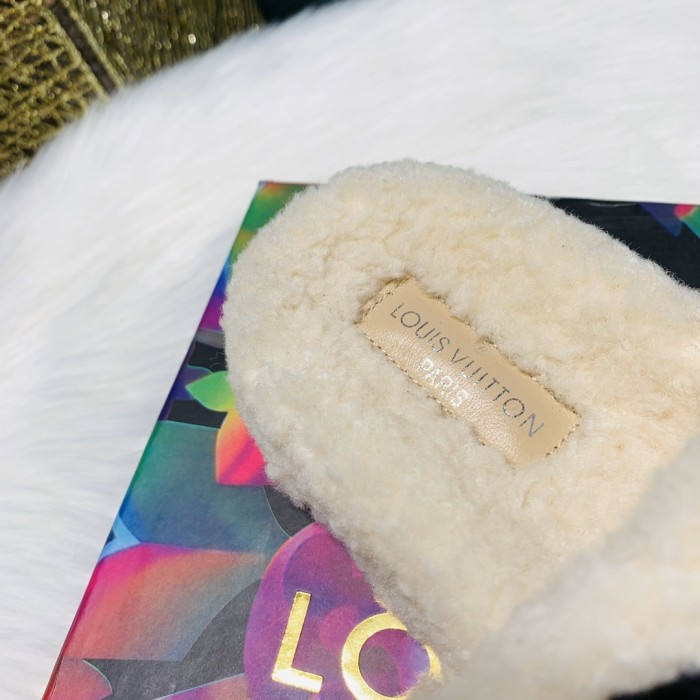 YM# Fluffy Slippers Plush Slippers