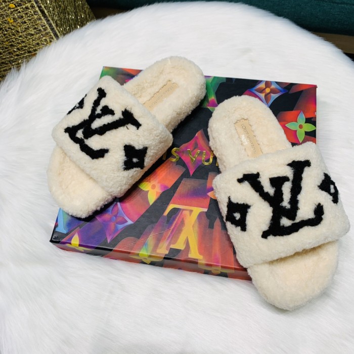 YM# Fluffy Slippers Plush Slippers