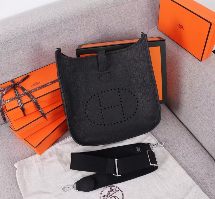 HML# High Quality Messenger Bag 28cm