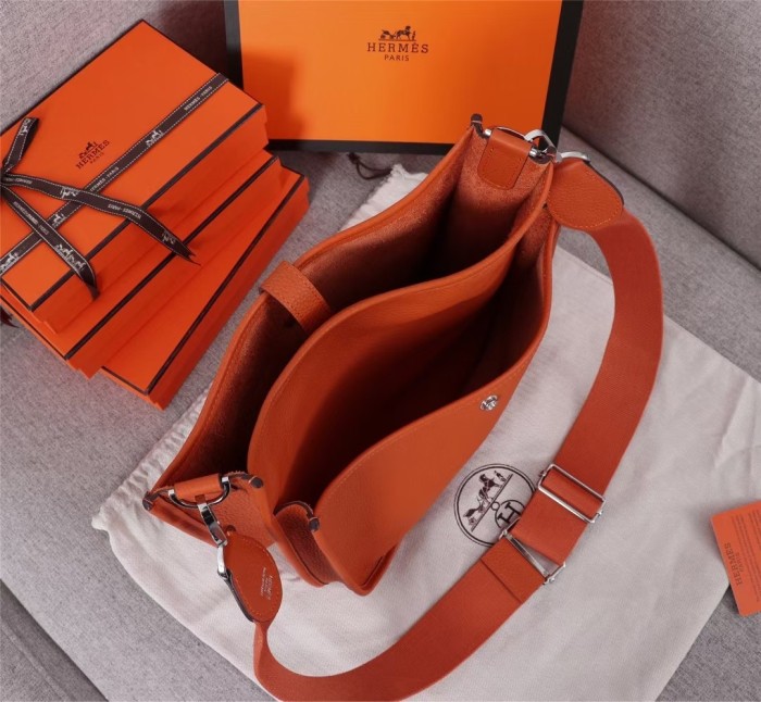 HML# High Quality Messenger Bag 28cm