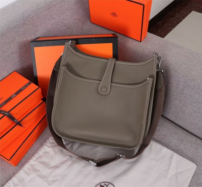 HML# High Quality Messenger Bag 28cm