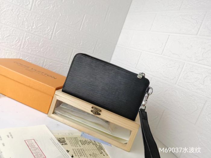 YB 69037# Wallet