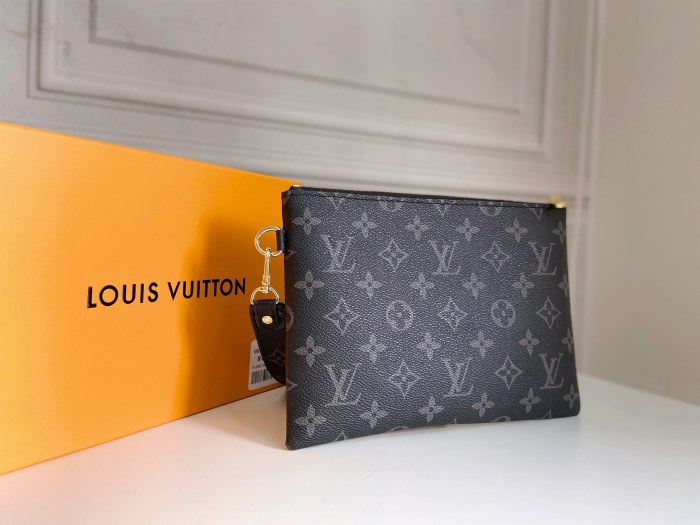 YB 63447# Clutch 23*16CM