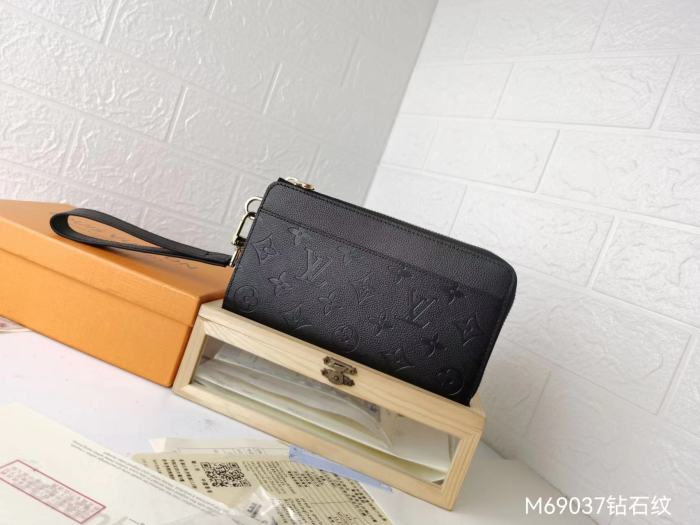 YB 69037# Wallet