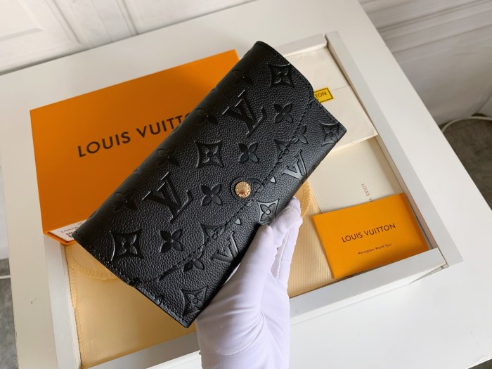YB 62369# Purse Wallet