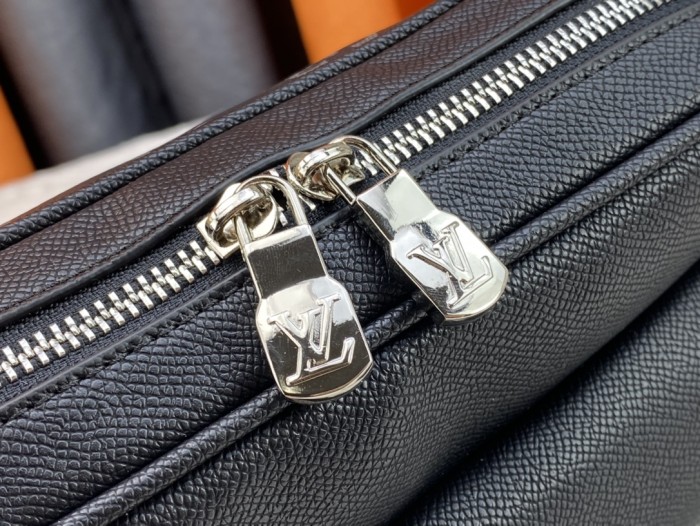 YB 30233# Mens Messenger bag 25x20x10.5CM