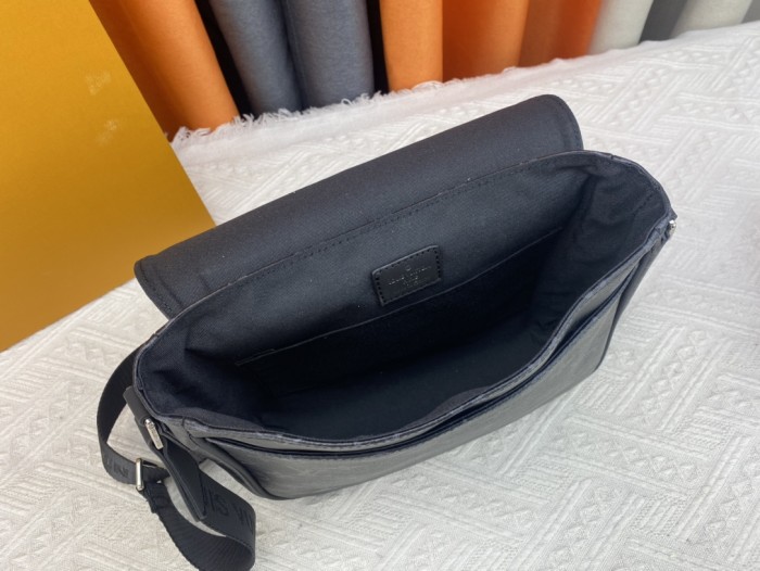 YB 46255# Mens Messenger bag 25 x 22 x 7CM