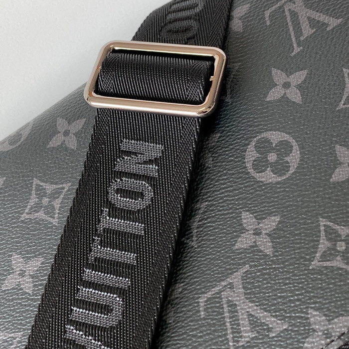 YD 46255# High Quality Mens Messenger bag 25 x 22 x 7CM