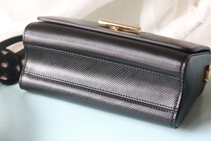 HML# High Quality Womens Messenger Bag 23 x 17 x 9.5CM