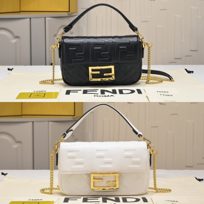 AA#  Womens Baguette Messenger Chain Bag
