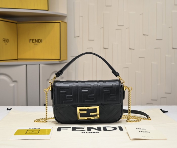 AA#  Womens Baguette Messenger Chain Bag