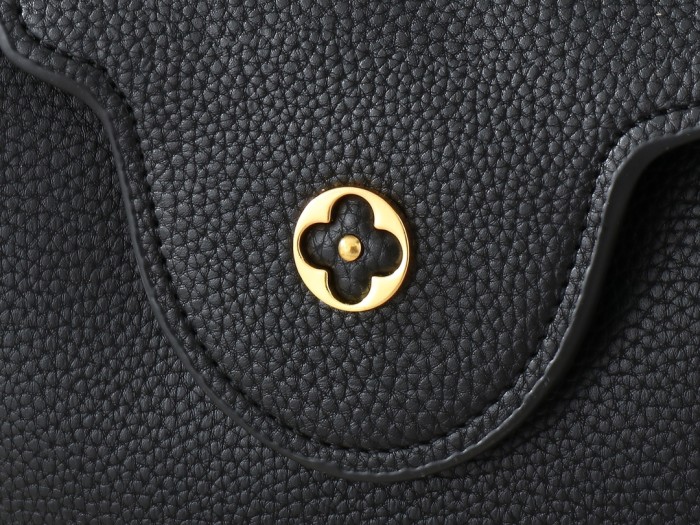 AA# Womens Capucines Lovelock Chain Bag Messenger Bag