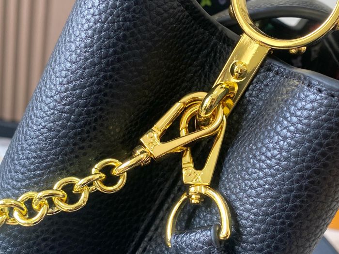AA#  Womens Capucines BB Hand Bag