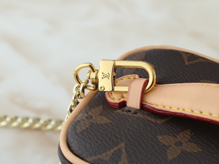 AA# Womens Cosmetic Bag