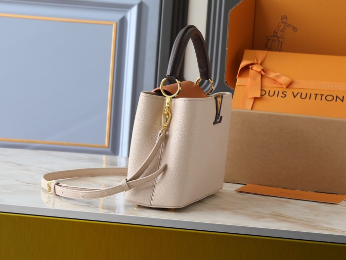 AA# Womens Capucines  Hand Bag