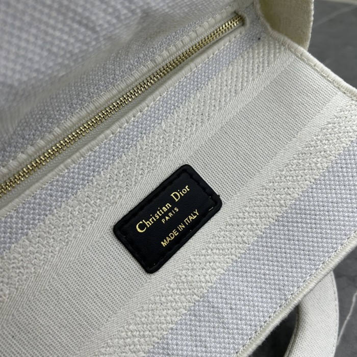 AAAAA# High Quality Womens Lady Embroideried Hand Bag Messenger Bag 24*20*11CM