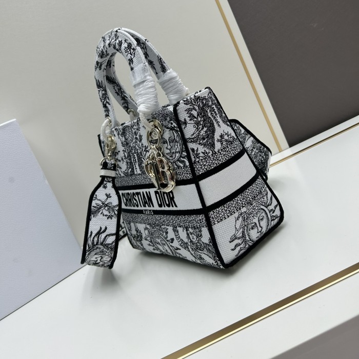 AAAAA# High Quality Womens Lady Embroideried Hand Bag Messenger Bag 24*20*11CM