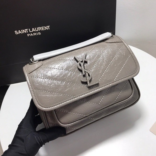 AAA# High Quality Womens Messenger Bag 22x16x7CM