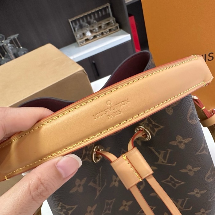 AAA# High Quality BB Bucket Bag 20*21CM