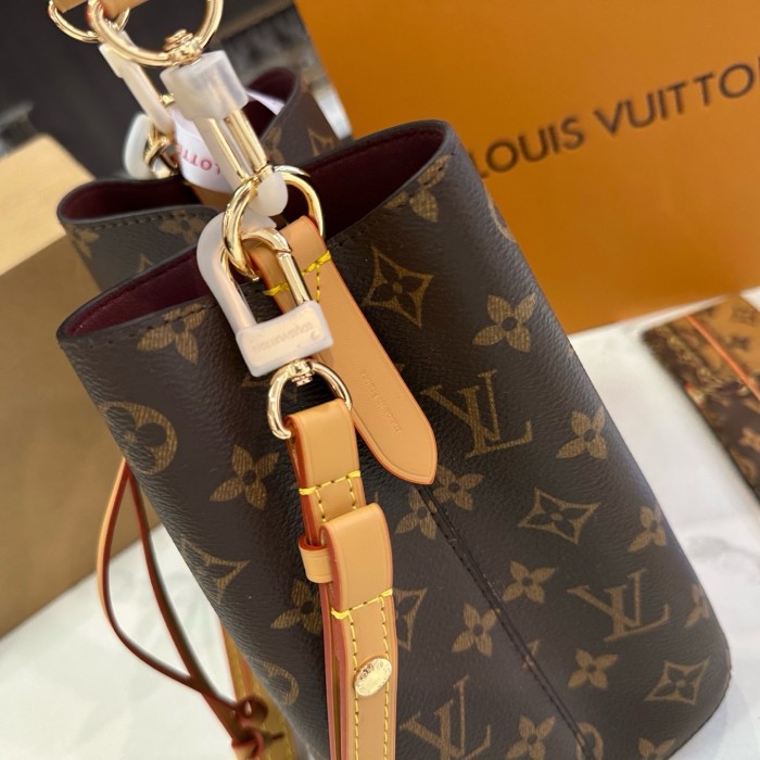 AAA# High Quality BB Bucket Bag 20*21CM