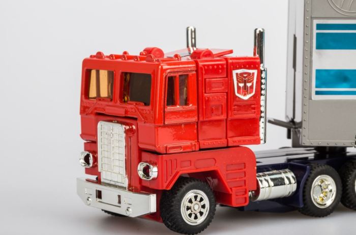 Transformers G1 Optimus prime reissue brand new action figure MISB